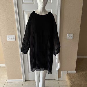 SWING DRESS BY SANCTUARY WITH SHOULDERS CUTOUT